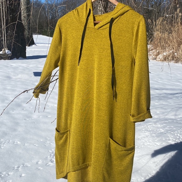 Hoodie Tunic with Pockets - Picture 1 of 12